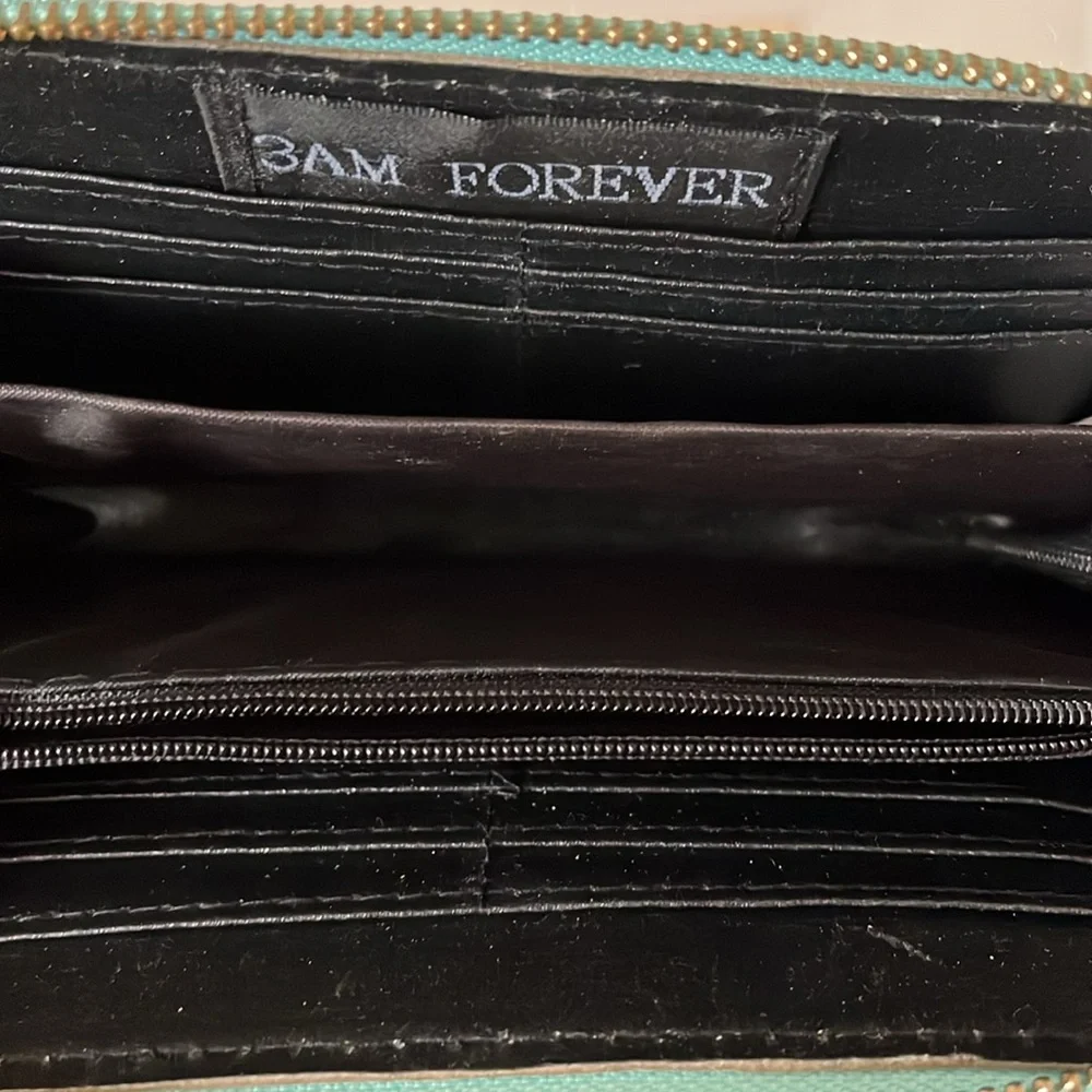 NWOT 3AM FOREVER Holographic Mermaid Tail Gold Toned Zip Around  Wallet - Picture 6 of 8